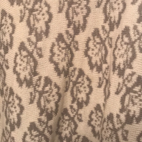 Ann Taylor gray and white drape sweater - Picture 6 of 7